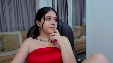 Snapshot of nia_stark chatting on 22, 4, 2026 Estefani online show from 22, 4, 2026