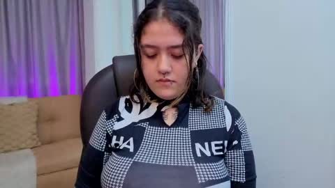 Snapshot of nia_stark chatting on 23, 4, 2026 Estefani online show from 23, 4, 2026