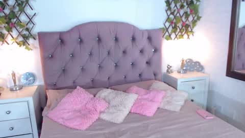 niabussethxxx online show from 29, 11, 2025