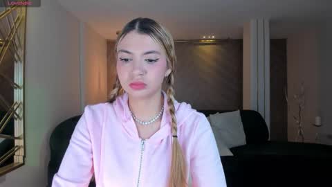 SQUIRTER DOLL    online show from 8, 10, 2025