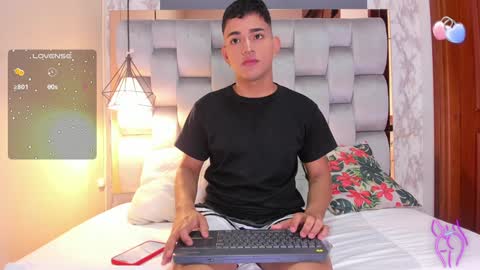 Snapshot of niall_falcon chatting on 4, 12, 2024 Niall online show from 4, 12, 2024