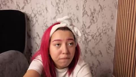 Snapshot of nicecherry_ chatting on 30, 11, 2025 Michell online show from 30, 11, 2025