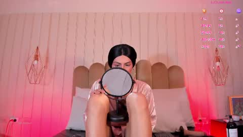 nickiwestt___ online show from 16, 6, 2026