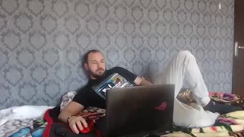 Julian online show from 6, 3, 2025