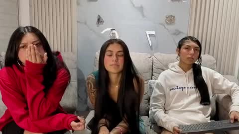 nicky_as online show from 6, 5, 2026