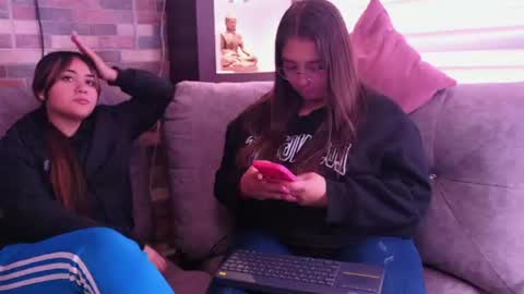 nicky_as online show from 28, 7, 2026