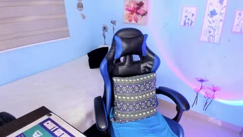 Snapshot of nicky_lucy_m chatting on 27, 3, 2026 lucy online show from 27, 3, 2026