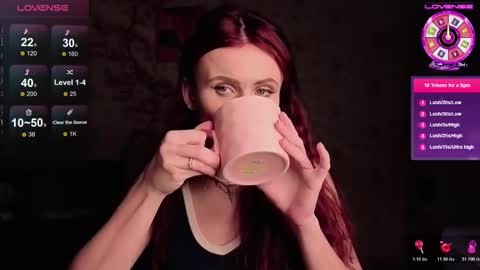 Snapshot of nicky_weekends chatting on 21, 12, 2025 Nicky Weekends online show from 21, 12, 2025