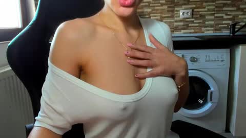 Snapshot of nickyplus chatting on 23, 2, 2025 Nicky online show from 23, 2, 2025