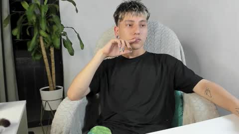 Nico  online show from 17, 11, 2025