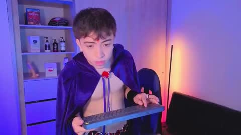 Nicolas online show from 24, 10, 2025