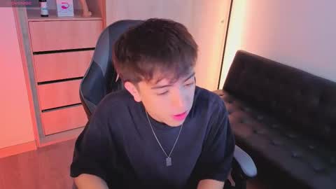 Nicolas online show from 4, 11, 2025