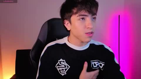 Nicolas online show from 1, 12, 2025