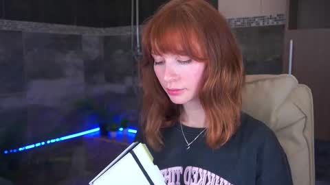 Nicol Moonn online show from 22, 11, 2025