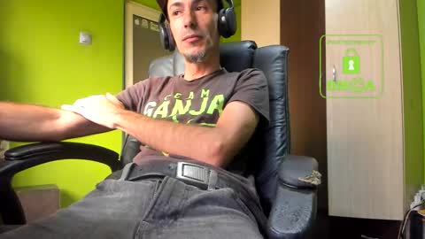 L. Nicolas online show from 14, 11, 2025