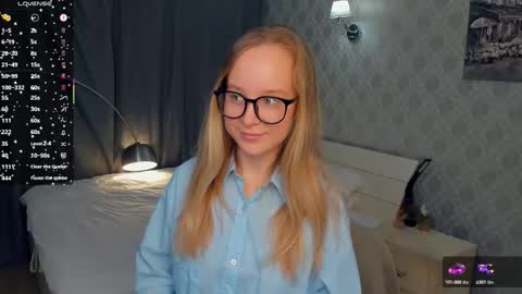 Nicoletta online show from 15, 10, 2025