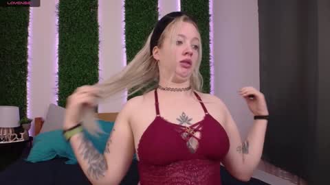 Nicole online show from 19, 1, 2025