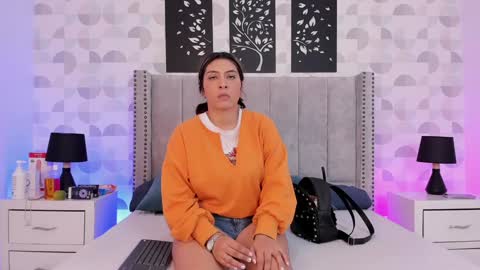 Nicole  Adam online show from 28, 1, 2025