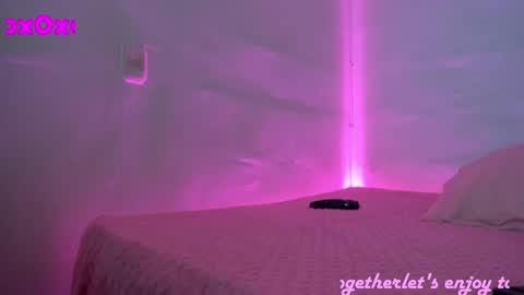 Nicole Randall online show from 4, 1, 2025