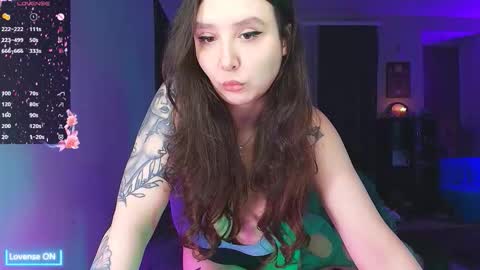 Kitty Nikki online show from 22, 11, 2025