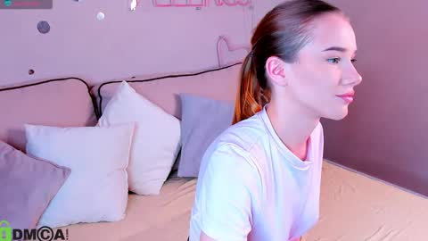 Snapshot of nicole_vasquezz chatting on 4, 2, 2026 Nicole My schedule for the week 2 GMT 9am-15pm Mo Tu Th Fr online show from 4, 2, 2026