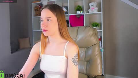 Snapshot of nicole_vasquezz chatting on 16, 3, 2026 Nicole My schedule for the week 2 GMT 9am-15pm Mo Tu Th Fr online show from 16, 3, 2026