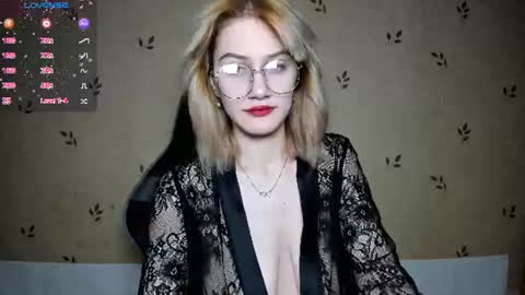 NicoleDavis online show from 5, 7, 2026