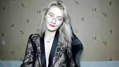 NicoleDavis online show from 8, 8, 2026