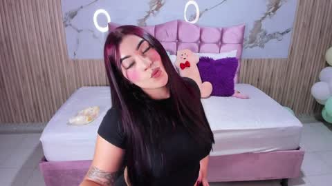 nicolee19_ online show from 7, 4, 2026