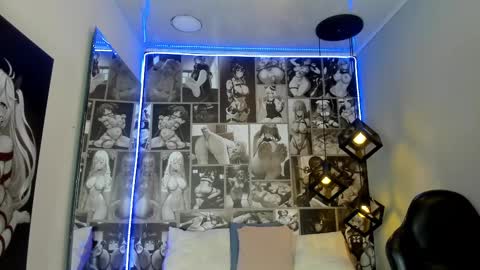 N i c o l e  online show from 19, 1, 2025