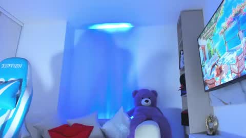 Nicolle online show from 11, 7, 2026