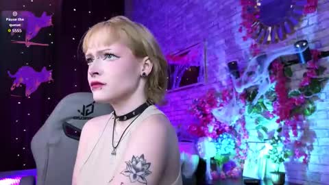 Nicole online show from 22, 10, 2025