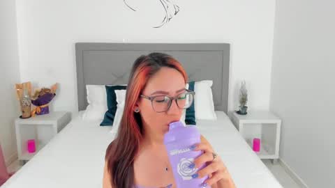 nicoleirisxxx online show from 1, 2, 2025