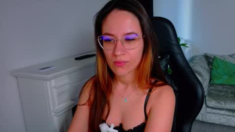 nicoleirisxxx online show from 11, 2, 2026