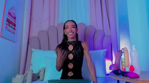 Snapshot of nicolemadrird chatting on 18, 9, 2025 nicolemadrird online show from 18, 9, 2025