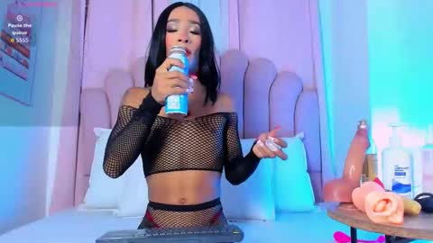 nicolemadrird online show from 5, 2, 2026