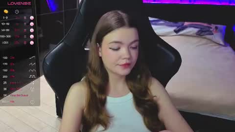 Snapshot of nicolemeew chatting on 26, 6, 2026 NicoleMeew online show from 26, 6, 2026