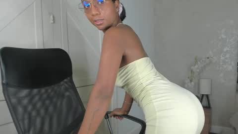 Snapshot of nicoll_ruiz_ chatting on 23, 5, 2026 Nicol online show from 23, 5, 2026