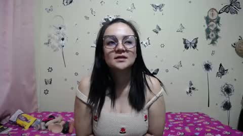 nicolle_sky online show from 3, 8, 2026