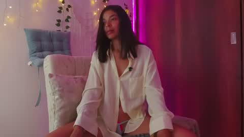 Snapshot of nicolle_swt chatting on 4, 8, 2026 Nicolle online show from 4, 8, 2026