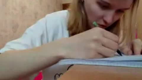 Ella online show from 10, 4, 2026