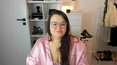 Snapshot of nightholly chatting on 2, 3, 2026 Holly online show from 2, 3, 2026