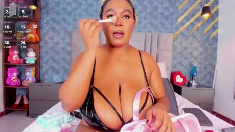 NiiaMoore online show from 6, 5, 2026