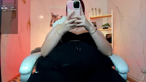Snapshot of niickyjones chatting on 19, 10, 2025 Anni online show from 19, 10, 2025
