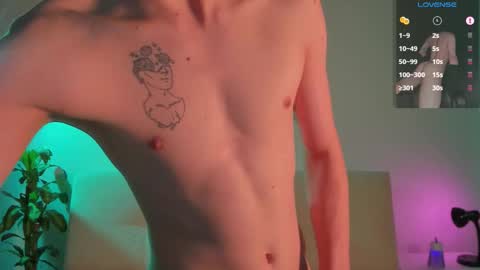 Nicolas Mucci online show from 21, 10, 2025