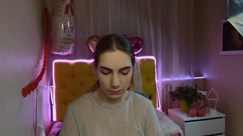 nikastarkk online show from 5, 3, 2025