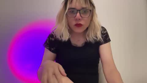 nikki_trans_fun online show from 18, 5, 2026