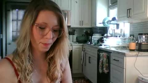 nikkib653466 online show from 12, 2, 2026