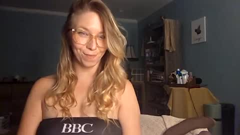 nikkib653466 online show from 9, 8, 2026