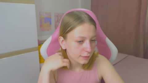 Snapshot of nikkibenz03 chatting on 20, 6, 2026 Beatrice online show from 20, 6, 2026